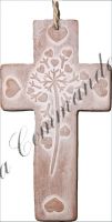 Croix terre cuite avec cœurs